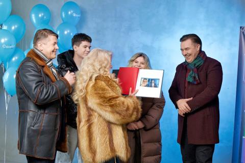 «Держись, мы квартиру выиграли!» Минской семье неслыханно повезло